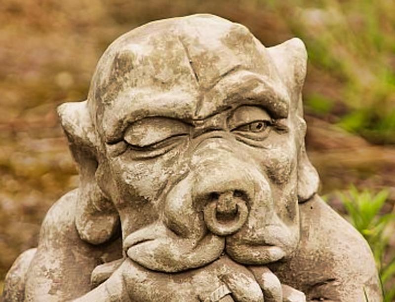 Steinfigur Shield Gargoyle klein Fiona Scott 