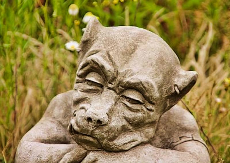 Steinfigur Sword Gargoyle klein Fiona Scott 