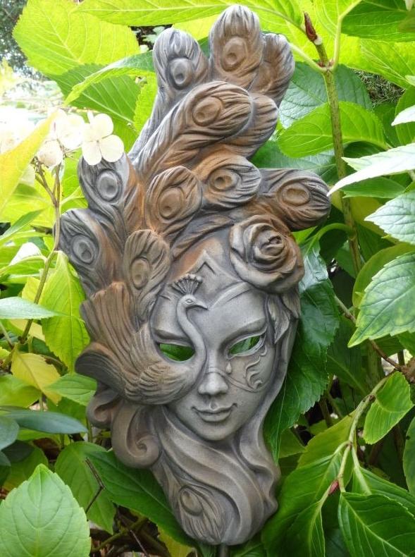Steinfigur venezianische Maske Follia Rosteffekt