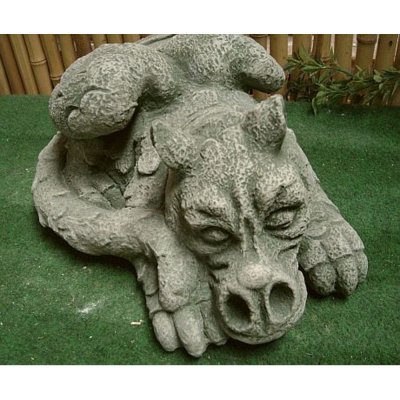 Steinfigur Drachen schlafend 