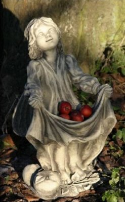 Steinfigur Blumen Elfe Fee Apfel