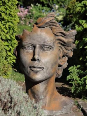 Steinfigur Skulptur Gesicht Frau mit Rosteffekt 