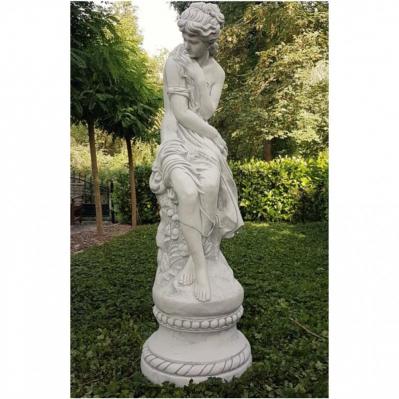 Skulptur Statue Frauenfigur mit Sockel 