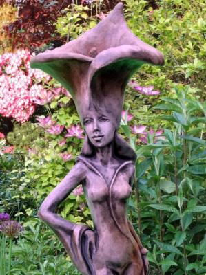 Steinfigur Silhouette de Fleur Calla rosteffekt
