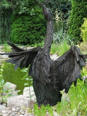 Wunderbare Steinfigur Vogel Schwan Antikoptik