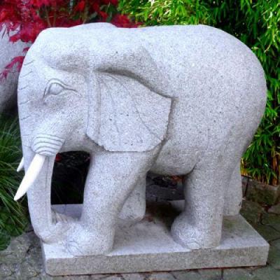 Steinfigur Elefant aus Granit 