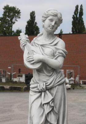 Steinfigur Skulptur Frau mit Klampfe
