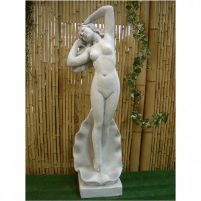 Steinfigur Frau mit Muschel