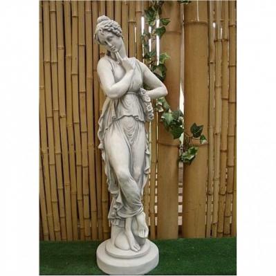 Steinfigur Putte Frau mit Rosenkranz 