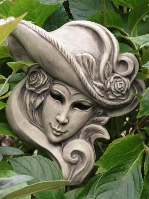 Steinfigur venezianische Maske Clorinda